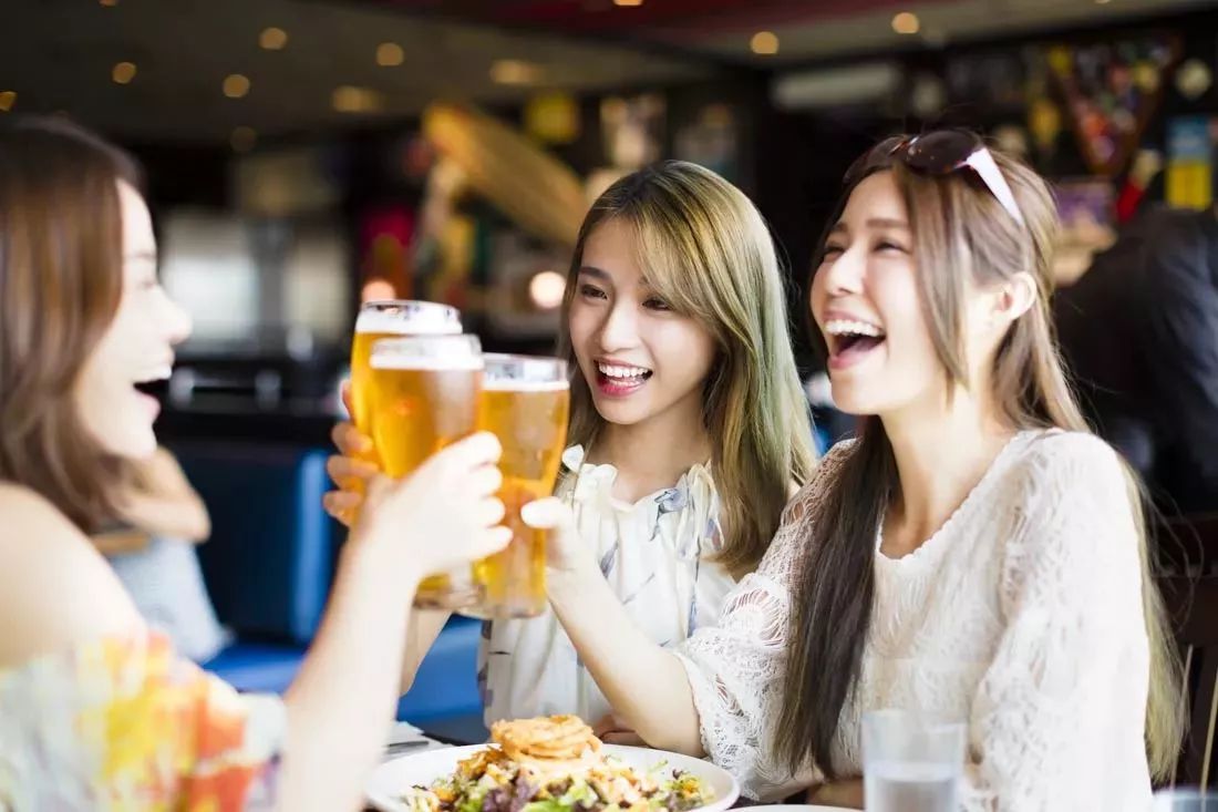 校方积极回应家长吐槽食堂生肉发臭事件