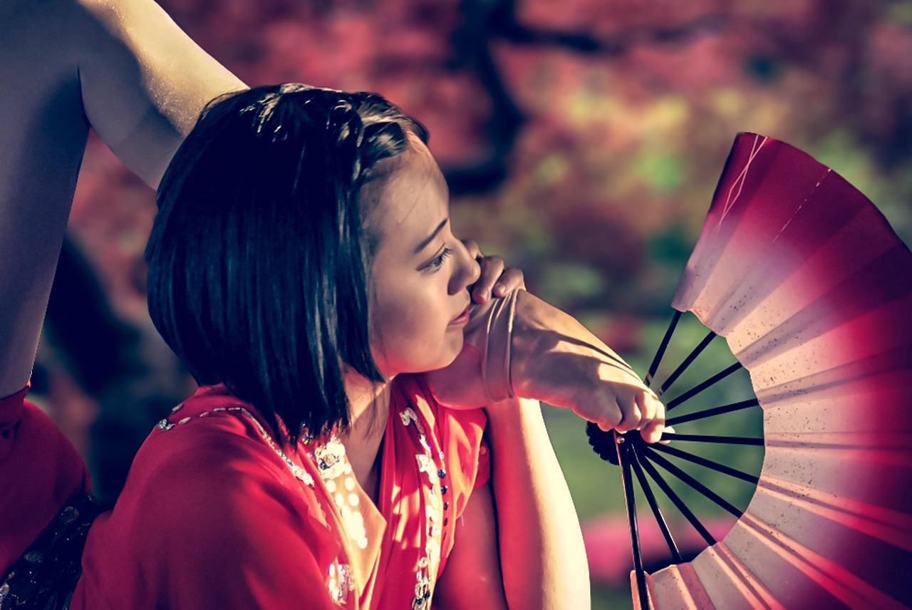 李嘉诚豪宅外传异味，警方发现野猪尸体揭秘事件