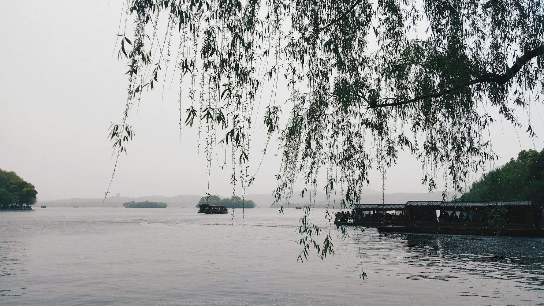 杭州西湖的绝美奇观——断桥残雪