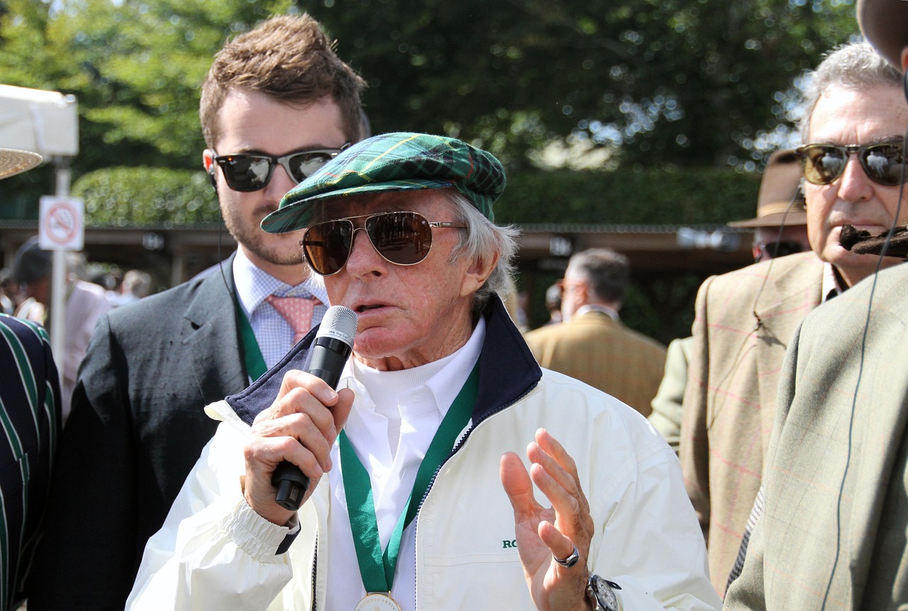 中方积极回应英首相与美总统访华安排