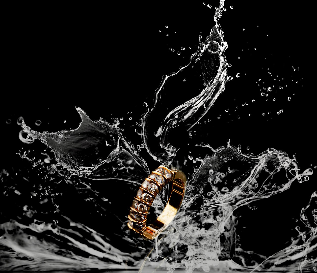 第4金！王心迪闪耀夺目，夺得男子空中技巧冠军